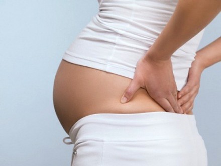 Cách giúp bà bầu khắc phục chứng đau lưng khi mang thai
